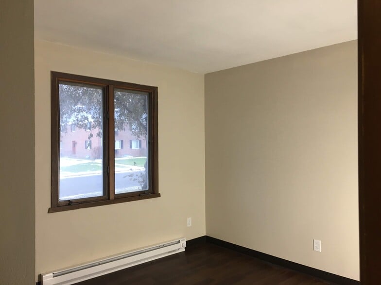 2 bedrooms - 1779 New St