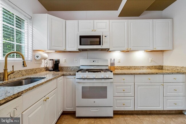 Building Photo - 1760 Preston Rd