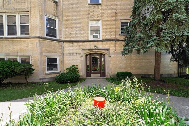 Building Photo - 7019 S Merrill Ave