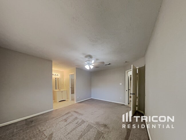 Building Photo - 4827 Tealgate Dr