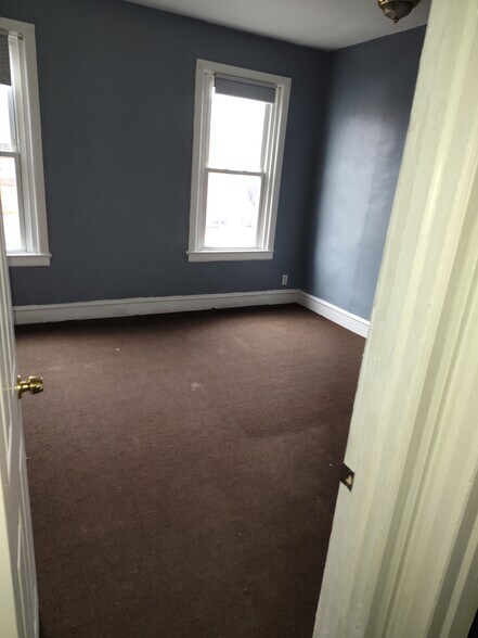 Building Photo - 4320 N Darien St