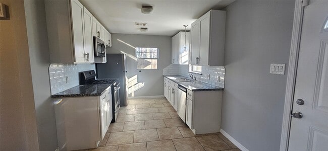 Building Photo - 2914 Staples St