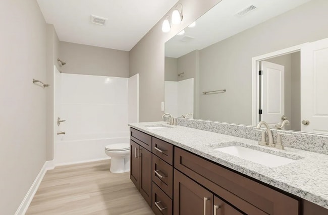 Building Photo - 500 Victoria Wy