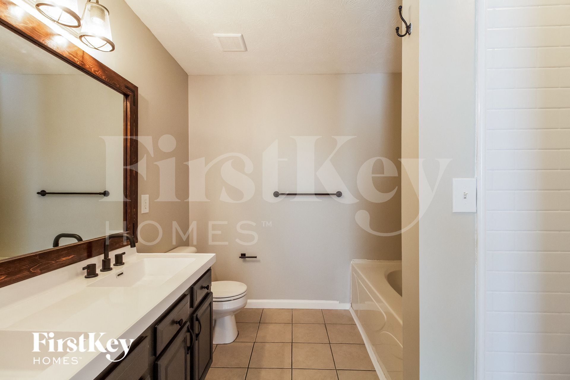 Building Photo - 6013 Marsh Cir