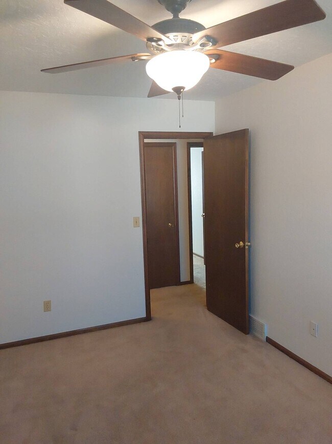 Building Photo - 909 44th Ave Ct