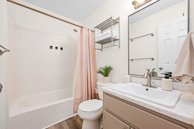 Building Photo - 17462 Front Beach Rd