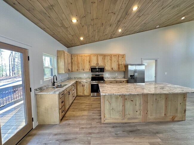 Building Photo - 660 Old Toccoa Rd