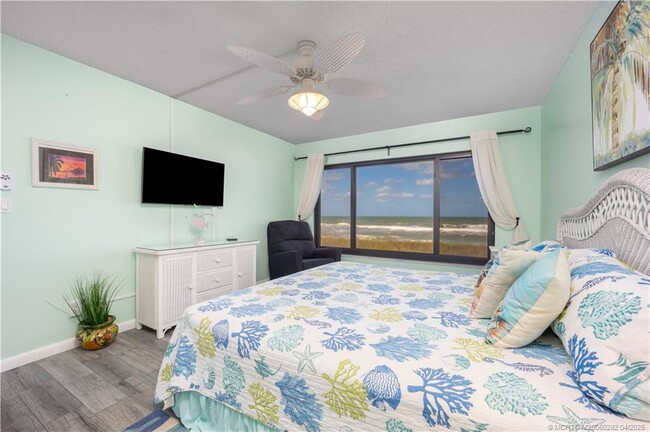 Building Photo - 10310 S Ocean Dr