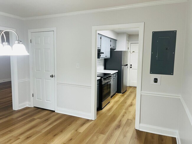 Building Photo - Wow! Newly renovated 2 bedroom 2 bathroom unit in Lithonia. Must see!