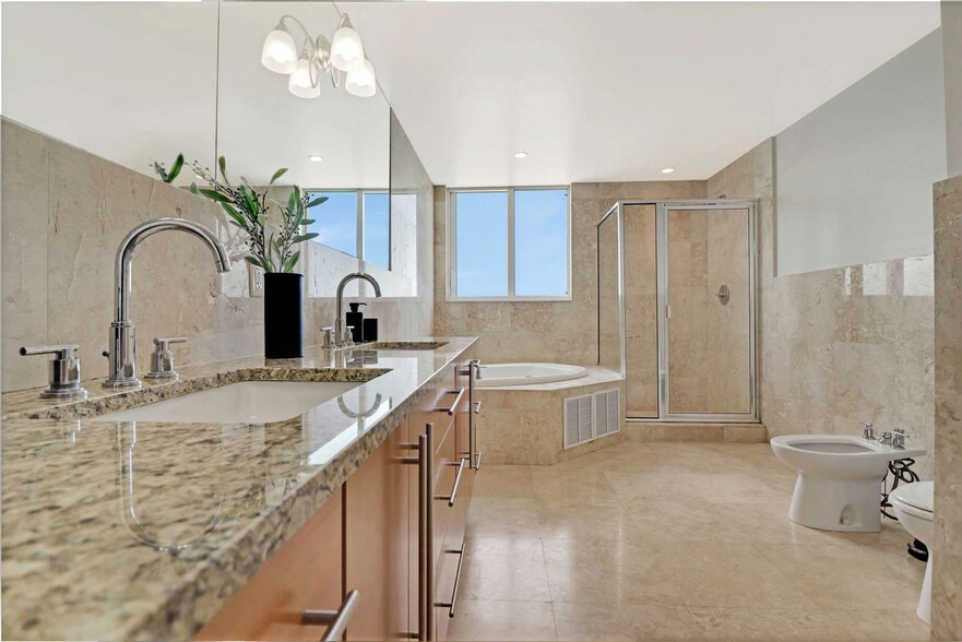 Building Photo - 7939 East Dr