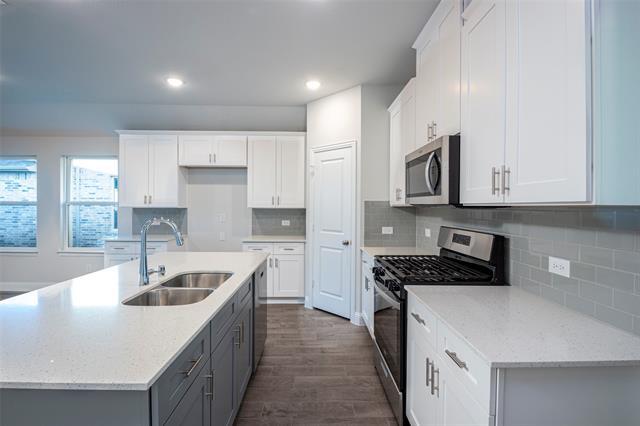 Building Photo - 729 Rusty Spurs Pl