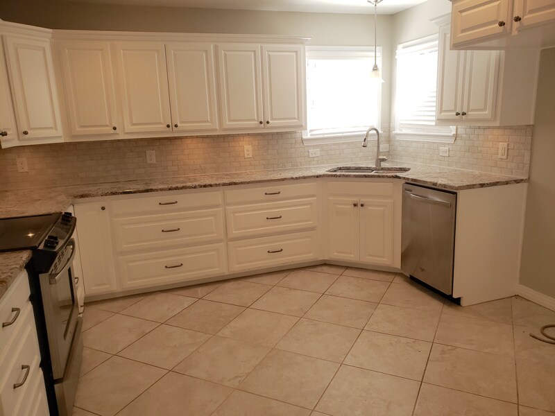 Building Photo - 2410 Clarinda Ave