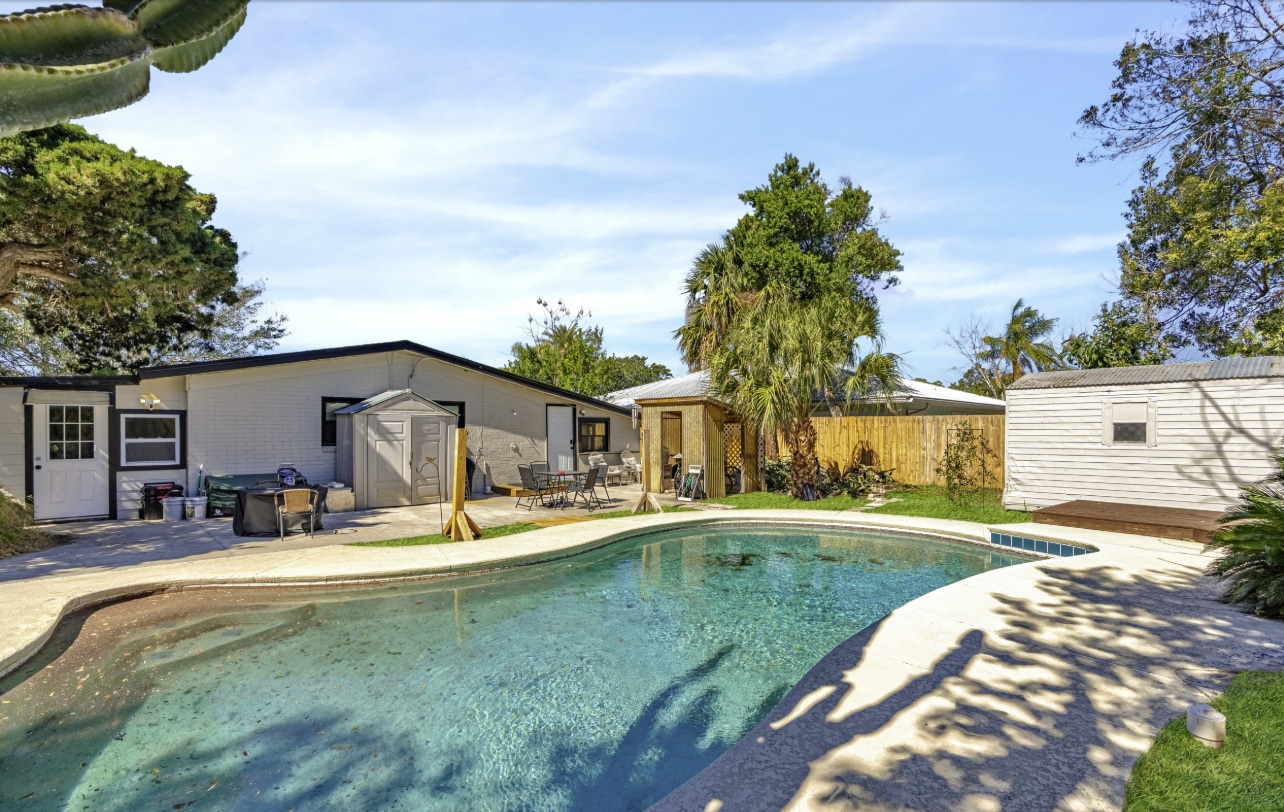 Building Photo - 1811 Eastern Dr