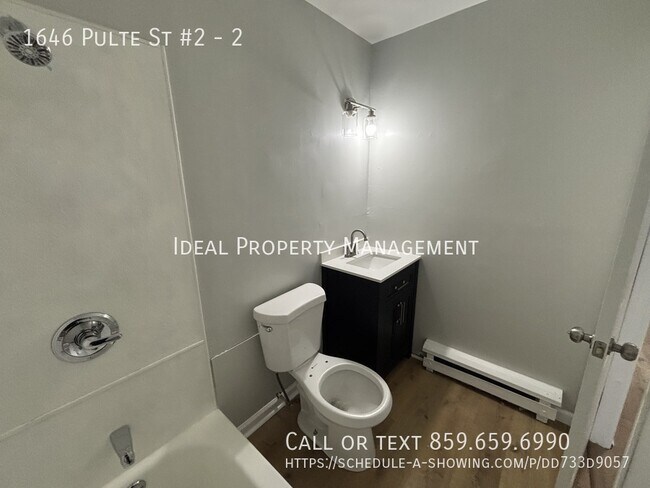 Building Photo - 1646 Pulte St
