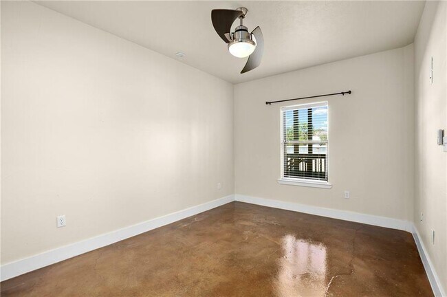 Building Photo - 1807 Poquito St