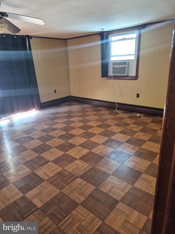 Building Photo - 901 Montgomery Ave