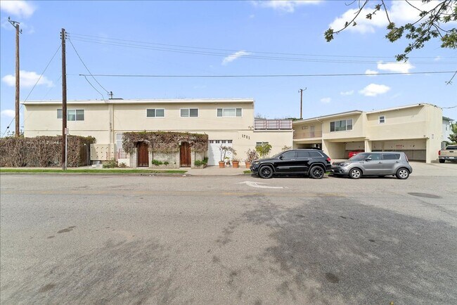 Building Photo - 1701 Washington Way