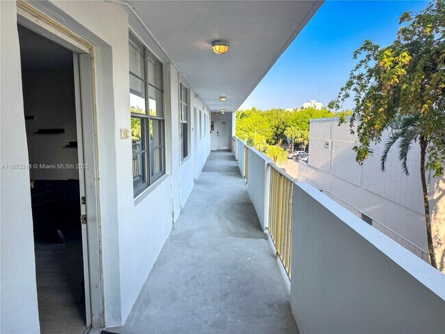 Building Photo - 631 Jefferson Ave