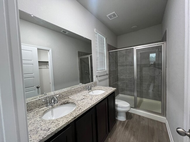 Building Photo - Beautiful 3/2 Single Story Home in Cibolo, TX