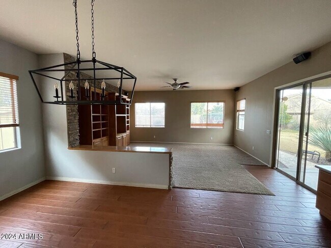 Building Photo - 4940 E Runaway Bay Dr