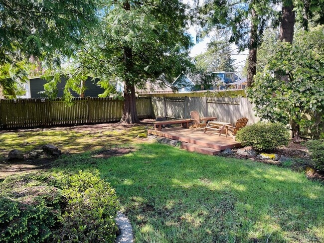 Building Photo - 3Bd/2.5Ba Mercer Island House