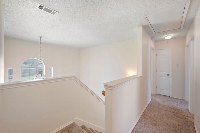 Building Photo - 6917 Club Creek Dr