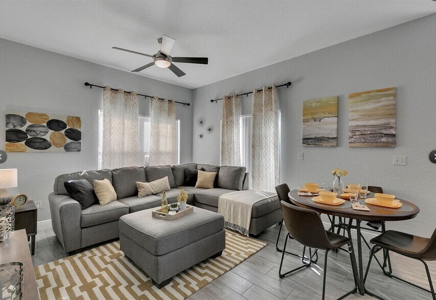 Building Photo - 4561 Yellowgold Rd E