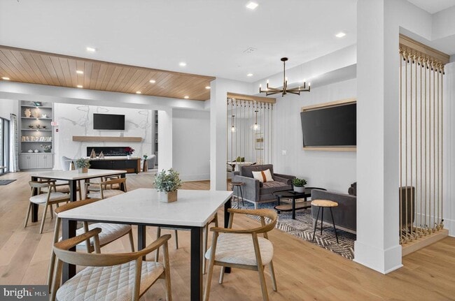 Building Photo - 76 Old Mill Bottom Rd N