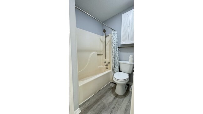 Building Photo - 204 Splane Dr