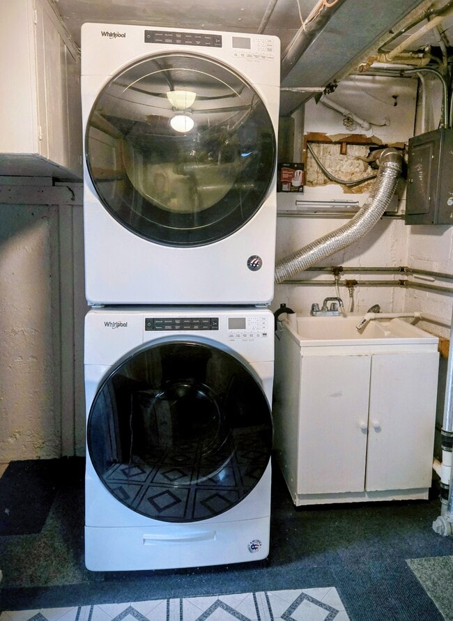 Building Photo - 3803 N Pacific Ave