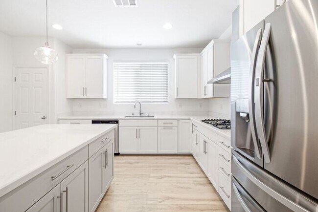Building Photo - Spacious 4-Bedroom Home with Pool, Spa & Covered Patio