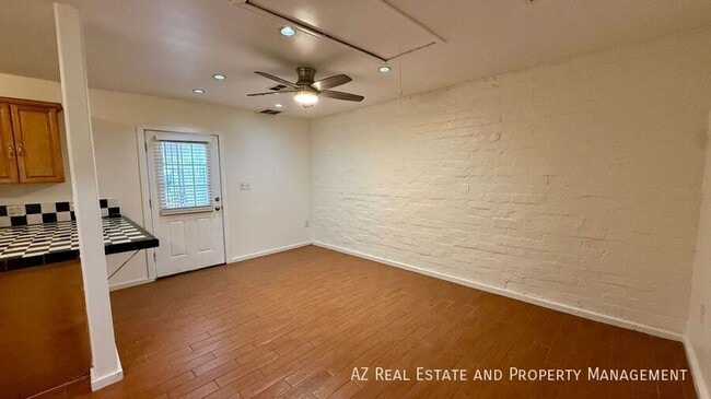 Building Photo - 4618 N 12th Pl
