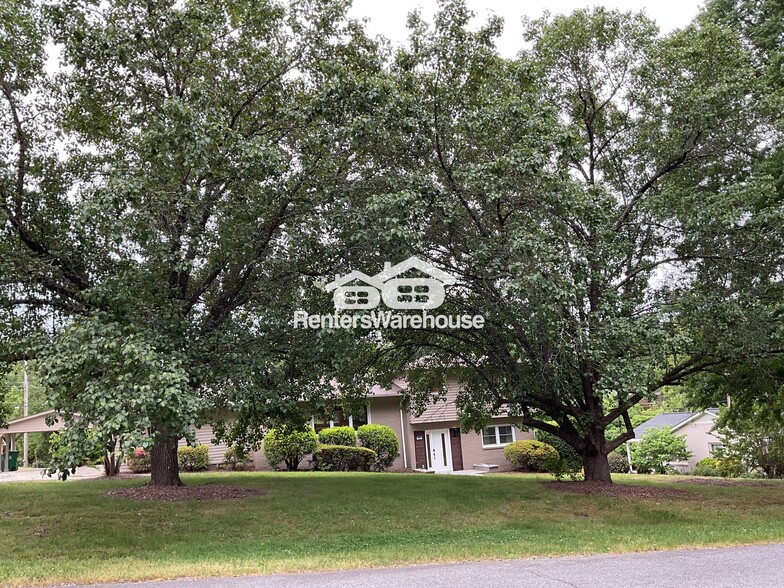 Primary Photo - 245 Enwood Dr
