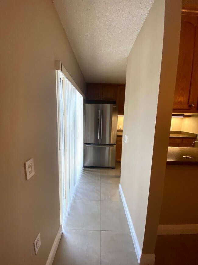 Building Photo - Beautiful and well-maintained 2BR/2BA town...