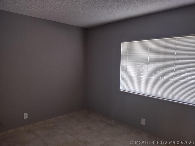 Building Photo - 3212 Strawflower Way