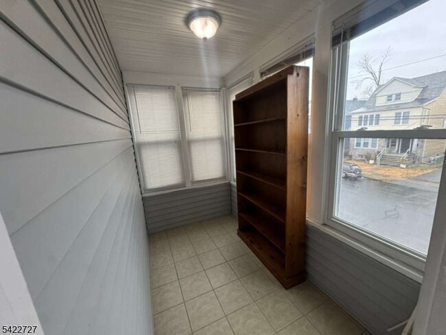 Building Photo - 742 Pennington St