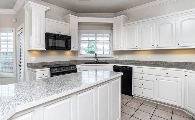 Building Photo - 2028 Cobblestone St