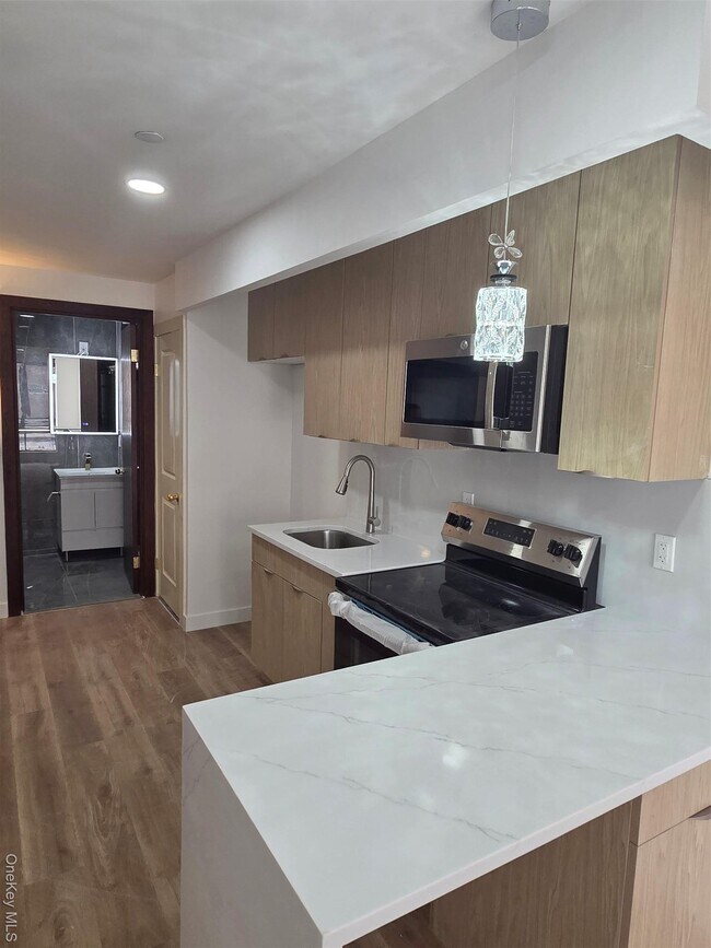 Building Photo - 132 W 134th St