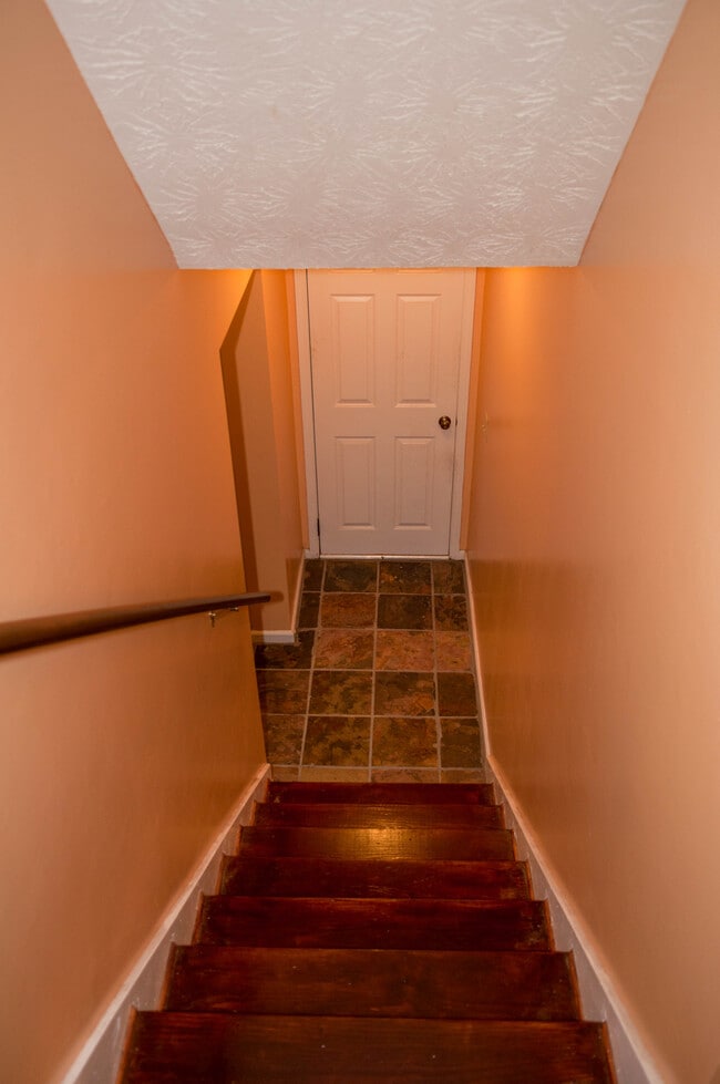 Building Photo - 4102 Landau Dr