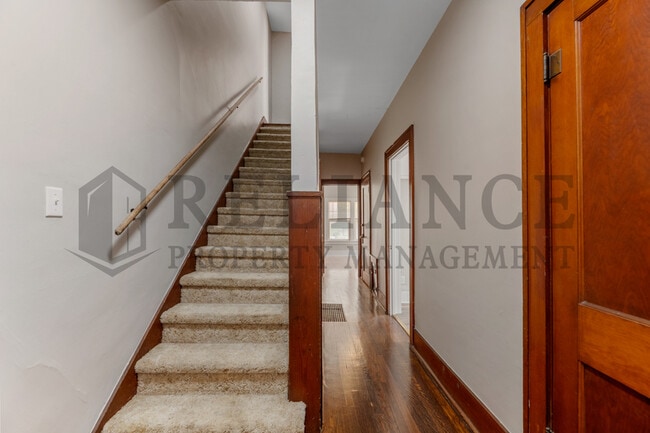 Building Photo - 446 N Fountain St