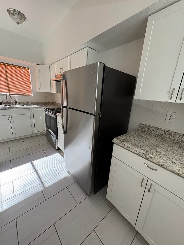 Building Photo - 117 E King Rd