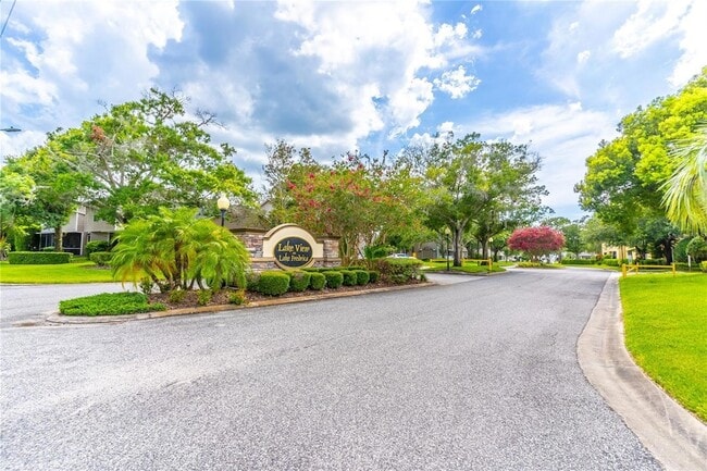 Building Photo - 6007 Scotchwood Glen