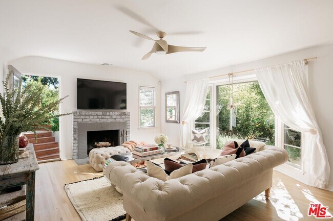 Building Photo - 2230 Fink St