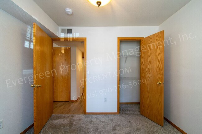 Building Photo - Amazing 2 Bedroom on City Park!