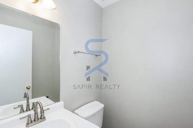 Building Photo - Spacious & Inviting – 3BR Home in a Serene Decatur Neighborhood