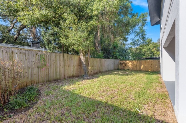 Building Photo - Charming Tampa Rental - Perfectly Located ...