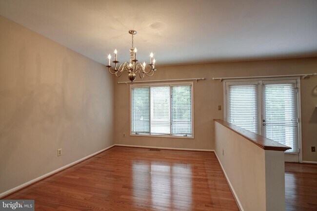 Building Photo - 71 Amity Dr