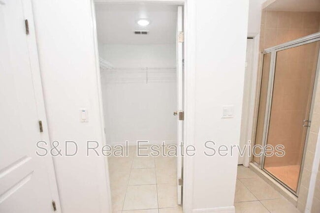 Building Photo - 6352 Sedgeford Dr