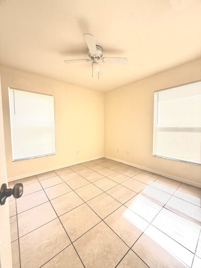 Building Photo - 3/2/2 CBS Home - Vero Beach  (LOW MOVE IN ...