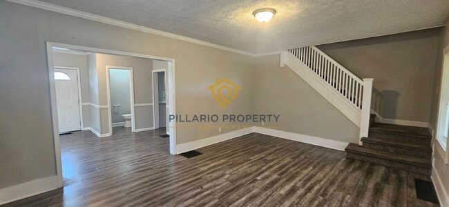 Building Photo - 619 N Sherman Dr